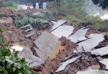 Aumentou para 37 o número de mortos em sismo de magnitude 5,6 no Paquistão