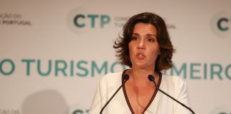 Eleições: Cristas considera fundamental convocar “todos os setores” da saúde para apoiar doentes