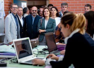 Eleições: Cristas contra “injustiça” de alunos da via profissional e especial sem manuais gratuitos