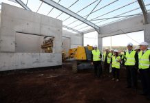 Vasco Cordeiro visita obra do Terminal de Cargas que vai fortalecer capacidade exportadora da Terceira e dos Açores