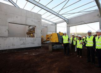 Vasco Cordeiro visita obra do Terminal de Cargas que vai fortalecer capacidade exportadora da Terceira e dos Açores