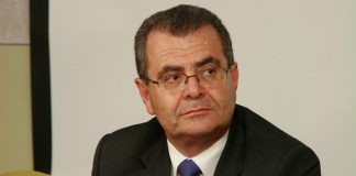 Números comprovam melhorias do sistema educativo regional, afirma Avelino Meneses