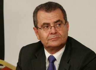 Números comprovam melhorias do sistema educativo regional, afirma Avelino Meneses
