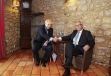 União Europeia e Reino Unido alcançam acordo para a saída