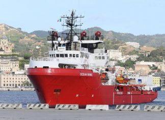 ONG pedem porto seguro para desembarcar 176 migrantes resgatados no fim de semana