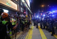 Hong Kong: Governo pede desculpas após polícia pulverizar mesquita durante protesto