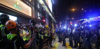 Hong Kong: Governo pede desculpas após polícia pulverizar mesquita durante protesto