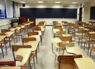 Pessoal não docente da Caparica em greve na terça-feira por melhores condições