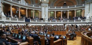 Deputados do PSD elegem direção do grupo parlamentar a 6 de novembro