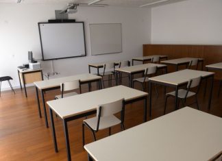 Professores regressam hoje à greve ao trabalho extraordinário