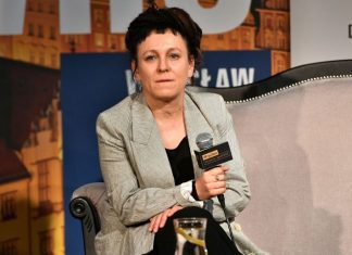 Novo livro da Nobel da Literatura Olga Tokarczuk chega às livrarias em edição reforçada