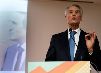 Cavaco Silva triste com resultado do PSD apela à mobilização para “reconstruir unidade”