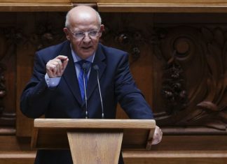 Recusa-se a política do bota-abaixo, mas também não há cheques em branco. Assim foi o segundo dia do debate do Programa do Governo