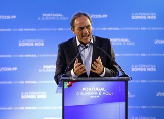 Portas quer “travar” arrogância do PS e pede voto no CDS-PP para somar deputados