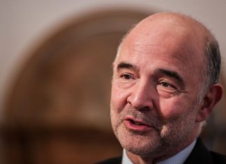 “Ronaldo das Finanças já marcou alguns golos”: Moscovici considera que Portugal devia estar orgulhoso de ter Centeno à frente do Eurogrupo
