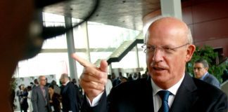 PS elege deputado Fora da Europa 20 anos depois