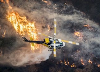 EUA: Incêndios obrigam a retirar 10 mil pessoas de bairro de Los Angeles