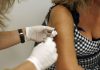 Vacina contra meningite que esgotou nas farmácias deve chegar segunda-feira, prevê Infarmed