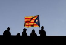 Independentistas da Catalunha prometem reagir após sentença que consideram vingança