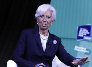 Líderes da União Europeia formalizam nomeação de Lagarde na presidência do BCE