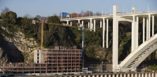 BE diz que compete à Câmara do Porto e à APDL “matar de vez” obra embargada na Arrábida