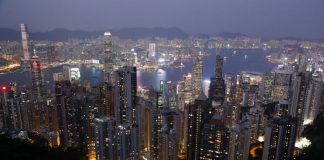 Hong Kong quer eliminar todos os veículos de combustíveis fósseis em 20 anos