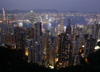 Hong Kong quer eliminar todos os veículos de combustíveis fósseis em 20 anos