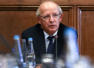 Ministro Santos Silva vai “continuar esforço” de aumentar verba do Instituto Camões