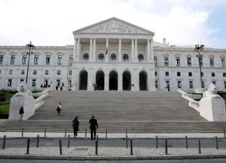 Eleições: Parlamento com número recorde de dez partidos