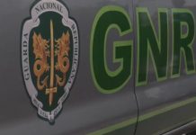 Pais contestam estado de rua mas GNR impede cadeados na escola em Esposende