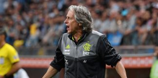 Dois golos ao cair do pano dão vitória sofrida ao Flamengo