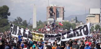 Presidente do Chile anuncia pacote de medidas sociais para travar protestos