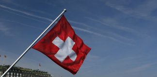 União Europeia retira Suíça da lista ‘cinzenta’ de paraísos fiscais
