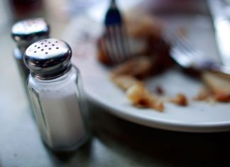 Mais de 300 portugueses em programa de educação alimentar baixaram consumo de sal