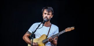 Vocalista dos Linda Martini André Henriques estreia-se a solo em 2020