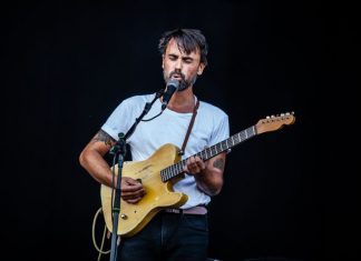 Vocalista dos Linda Martini André Henriques estreia-se a solo em 2020