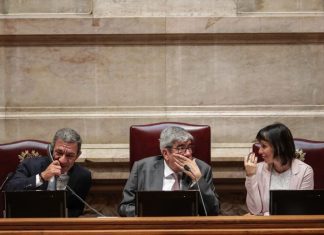Parlamento regressa hoje e Ferro Rodrigues é candidato único a presidente