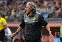 Flamengo vence em casa do Athletico Paranaense e acaba com enguiço de 45 anos