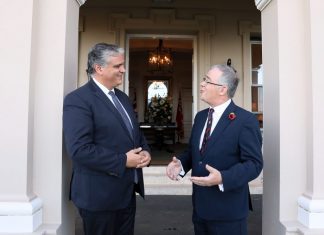 Vasco Cordeiro inicia visita oficial que pretende “dar atualidade” à relação entre os Açores e a Bermuda