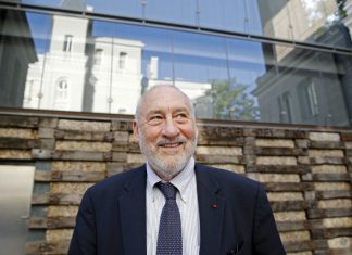 Nobel da Economia alerta Moçambique para cenário “ilusório” que pode acabar em endividamento excessivo