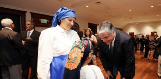 Presidente do Governo visita Clube Vasco da Gama e garante apoio para o ensino da língua portuguesa na Bermuda