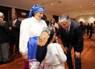 Presidente do Governo visita Clube Vasco da Gama e garante apoio para o ensino da língua portuguesa na Bermuda