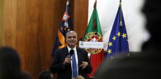 Vasco Cordeiro desafia jovens açorianos a interessarem-se na definição do futuro da Região
