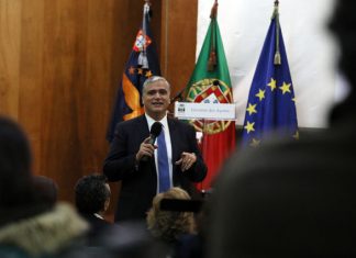 Vasco Cordeiro desafia jovens açorianos a interessarem-se na definição do futuro da Região