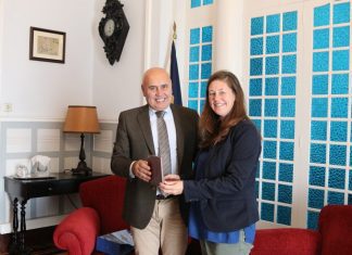 PRESIDENTE DA CÂMARA RECEBE CÔNSUL DOS EUA NOS AÇORES
