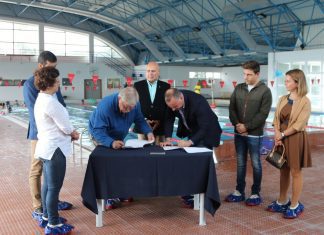 CMH reafirma parceria com CNH para apoio ao desenvolvimento desportivo da natação