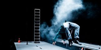 Companhia Erva Daninha apresenta espetáculo de circo contemporâneo no Teatro Micaelense