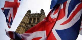 Do “voto útil” ao “nunca votaria num partido que apoia o Brexit”. Portugueses naturalizados britânicos já orientam a sua escolha