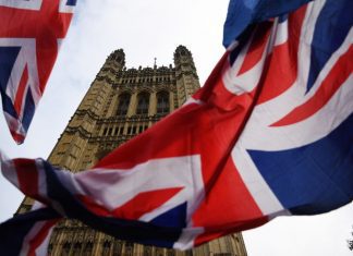 Do “voto útil” ao “nunca votaria num partido que apoia o Brexit”. Portugueses naturalizados britânicos já orientam a sua escolha