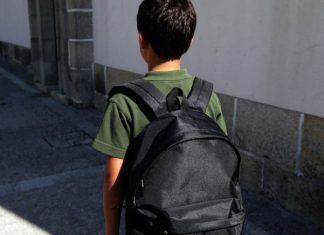 PS quer que tribunais privilegiem a residência alternada do filho com ambos os progenitores em casos de divórcio